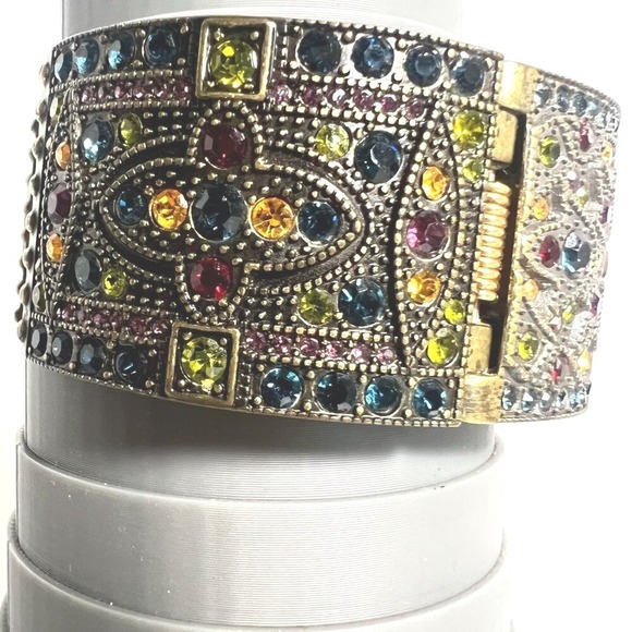 Heidi‎ Daus Womens Cuff Watch 87098 Hinged Crystal Jeweled Works New Batter - Picture 3 of 11